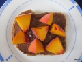 Nuss-Nougat-Creme und Pfirsiche